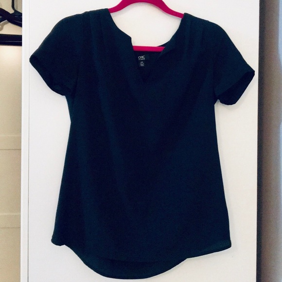 Black t-shirt blouse with cut out V neck - Picture 1 of 1
